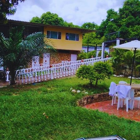 Hotel Villa De Rauzan Melgar Extérieur photo
