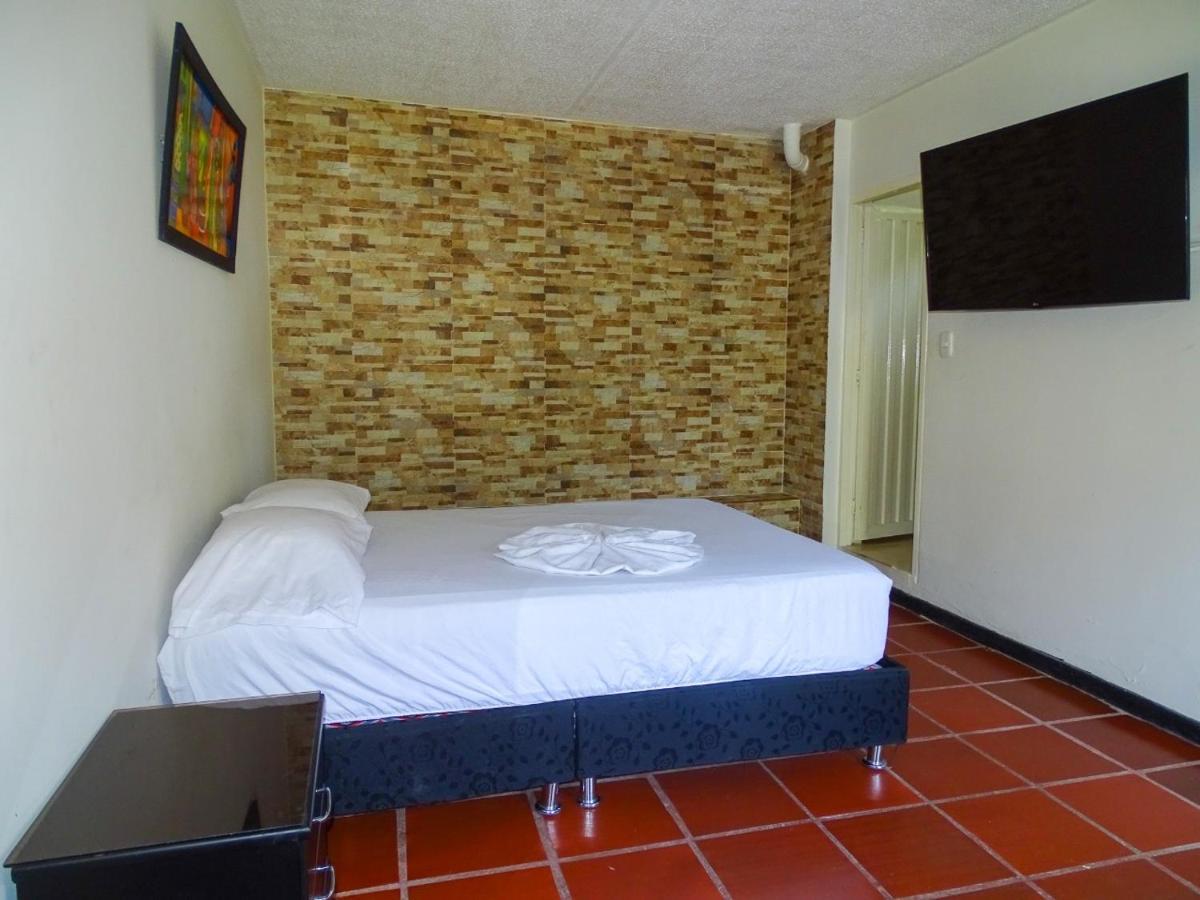 Hotel Villa De Rauzan Melgar Extérieur photo