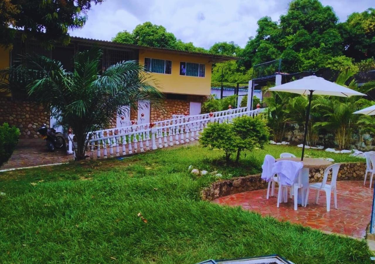 Hotel Villa De Rauzan Melgar Extérieur photo