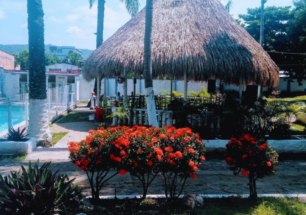 Hotel Villa De Rauzan Melgar Extérieur photo